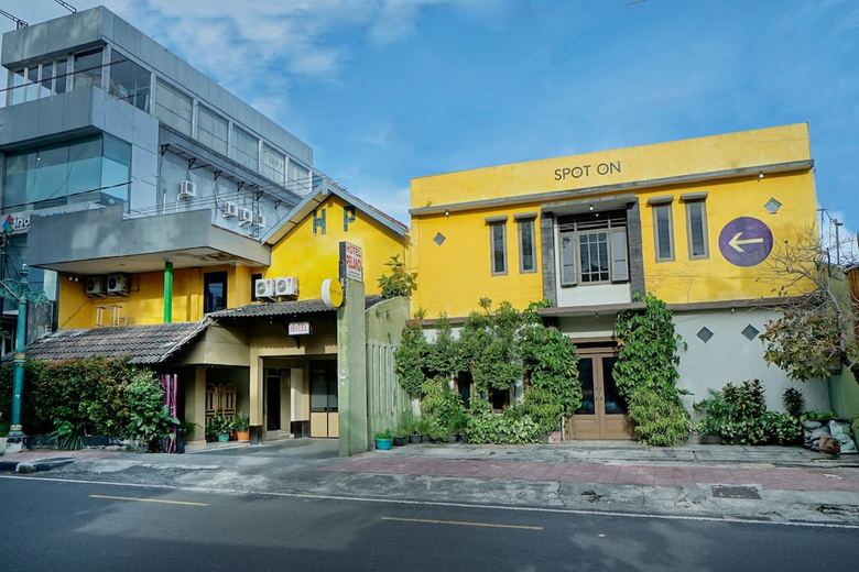 Spot On 2857 Hotel Pelangi