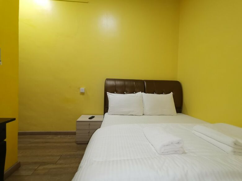 Oyo 89951 Maa Hari Hotel
