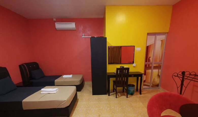 Oyo 89951 Maa Hari Hotel