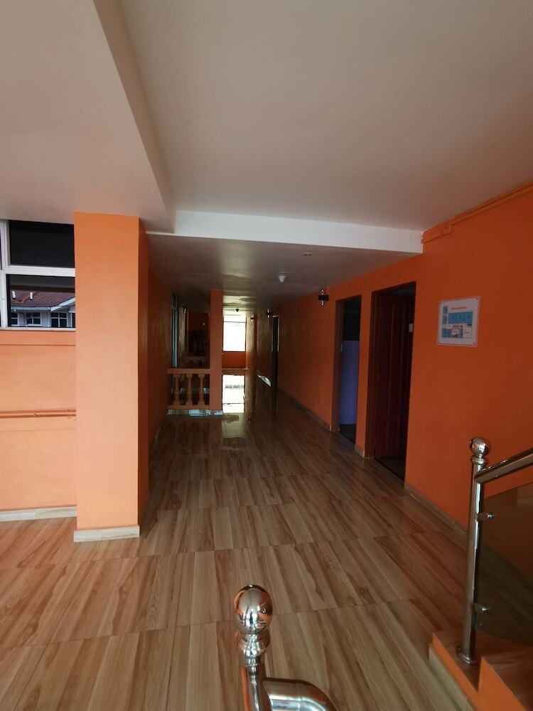 Oyo 89951 Maa Hari Hotel