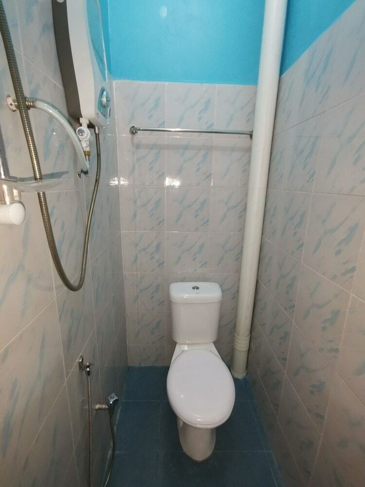 Oyo 89951 Maa Hari Hotel