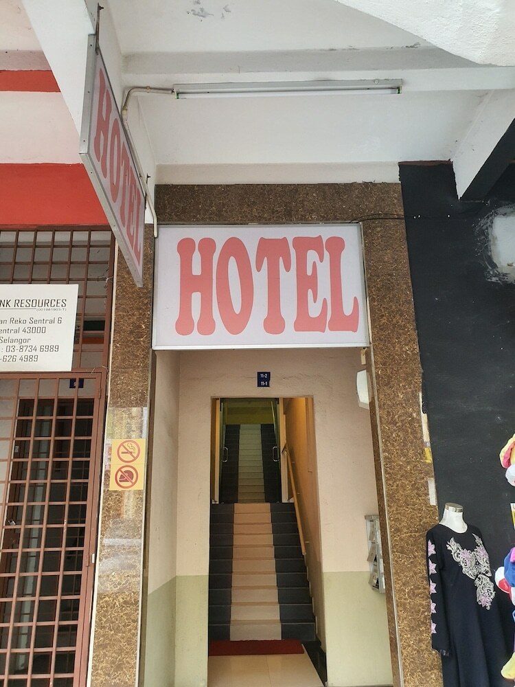 Oyo 89970 Dg Hotel