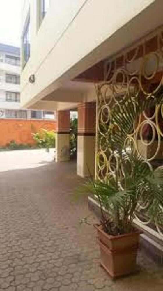 Apartamentos Lighthomez Pinnacle Suites