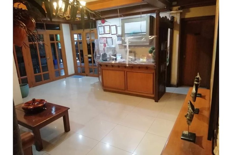 Hotel Eastway Inn