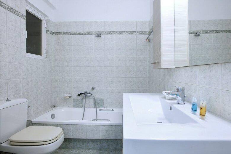 Ano Glyfada- A Big Comfortable Apartment