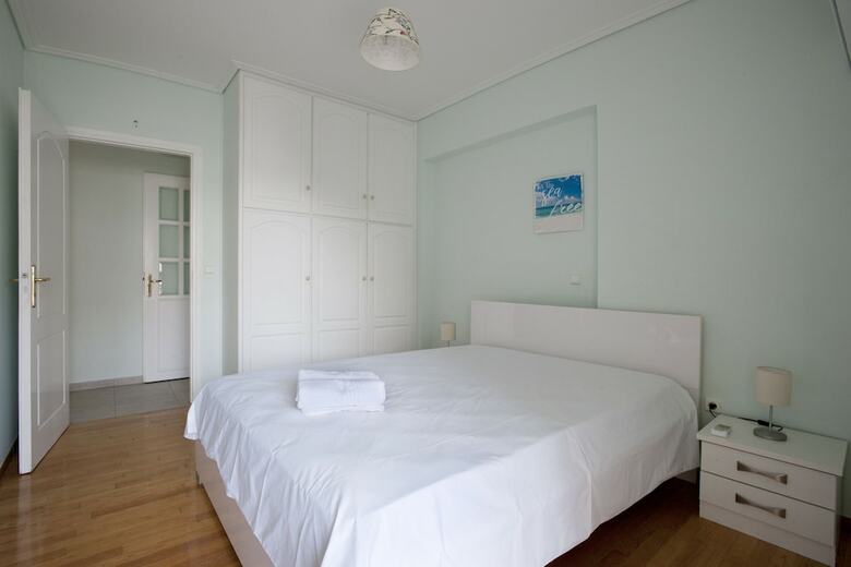 Ano Glyfada- A Big Comfortable Apartment