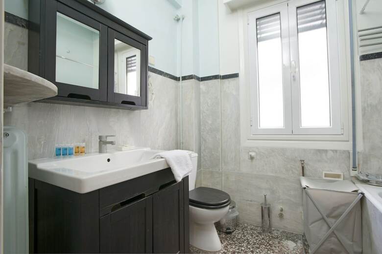 Three Bedroom Apartment At Athens