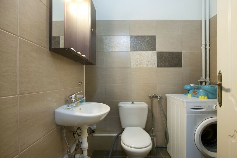 Three Bedroom Apartment At Athens