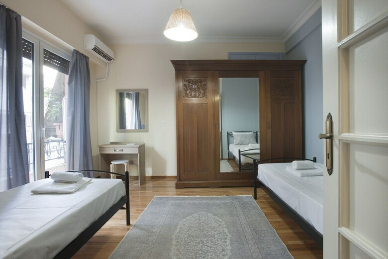 Three Bedroom Apartment At Athens