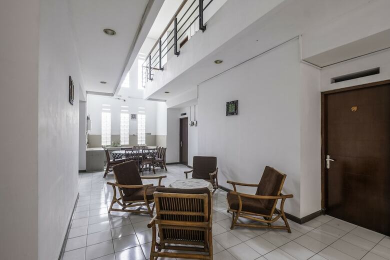 Hotel Oyo 1608 Feby Maisonatte