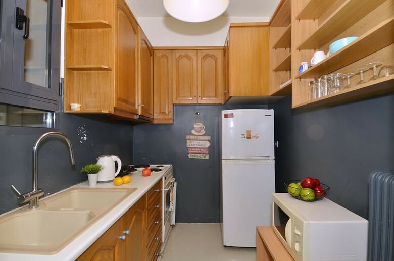 Kerameikos, A Lovely Apartment
