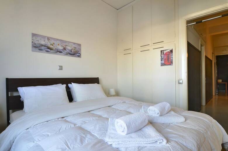 Kerameikos, A Lovely Apartment