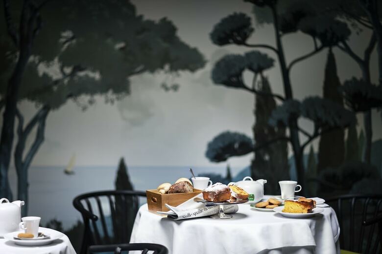 Hotel Plaza E De Russie