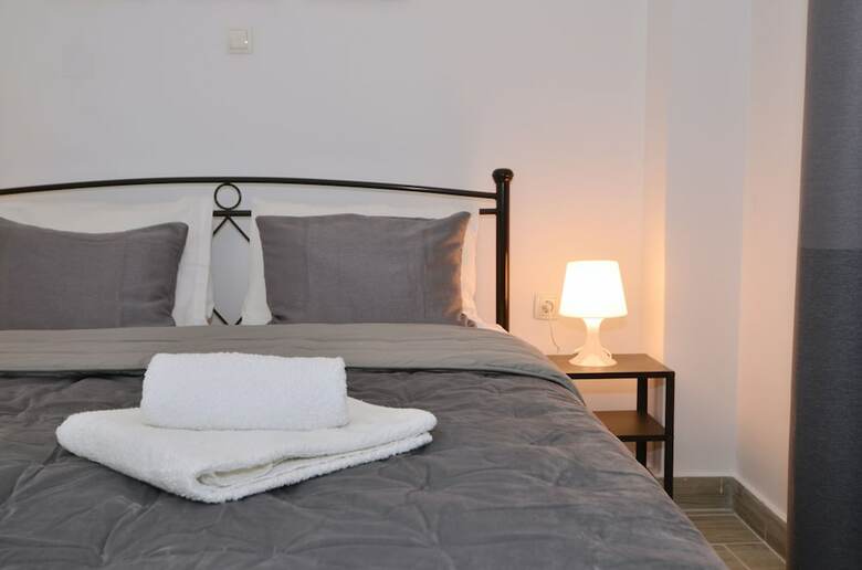 Metaxourgeio A, A Minimal Apartment