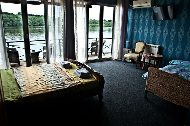 Hostal Hostel Otard