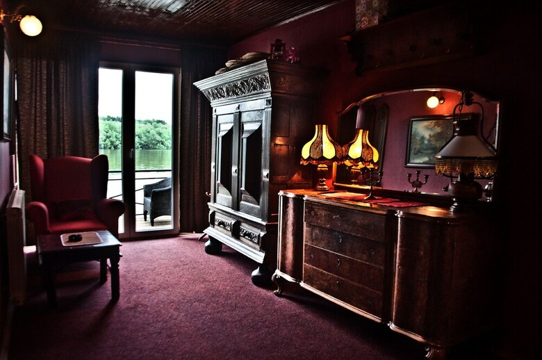 Hostal Hostel Otard