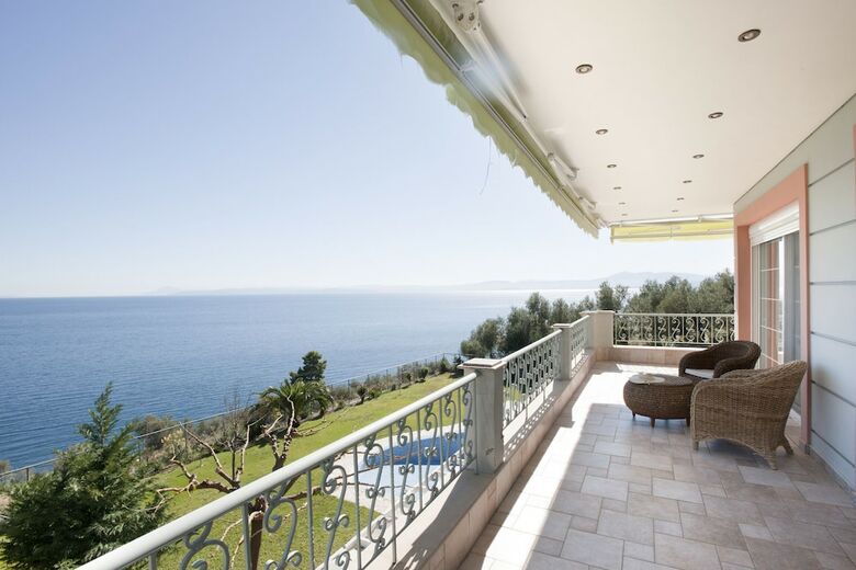 Spacious Villa At Ilia Edipsou