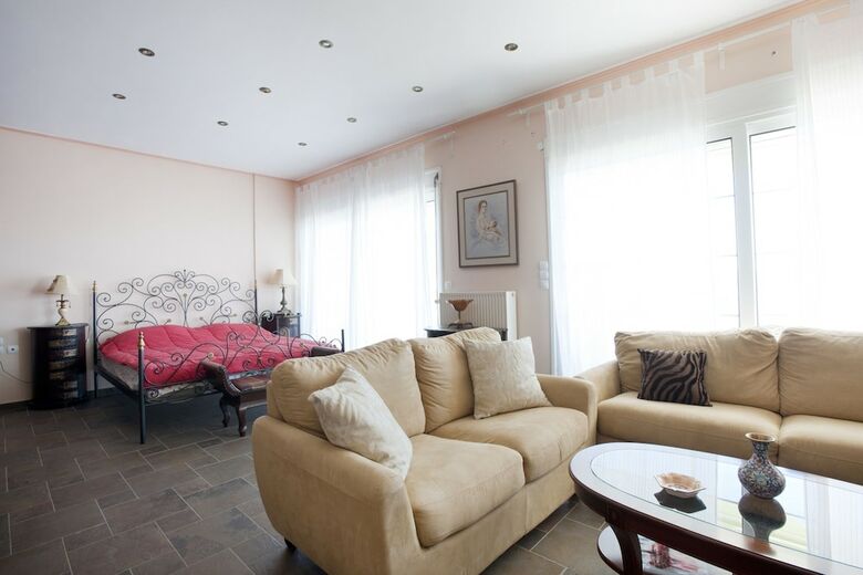 Spacious Villa At Ilia Edipsou