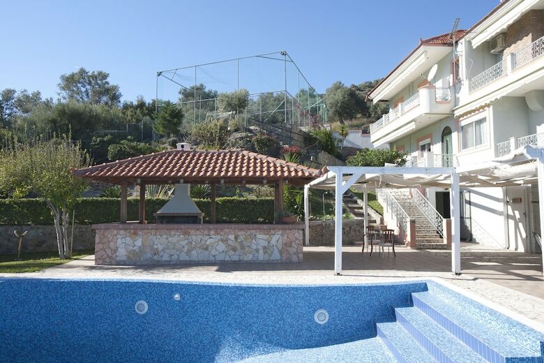 Spacious Villa At Ilia Edipsou