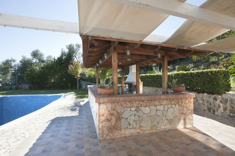 Spacious Villa At Ilia Edipsou
