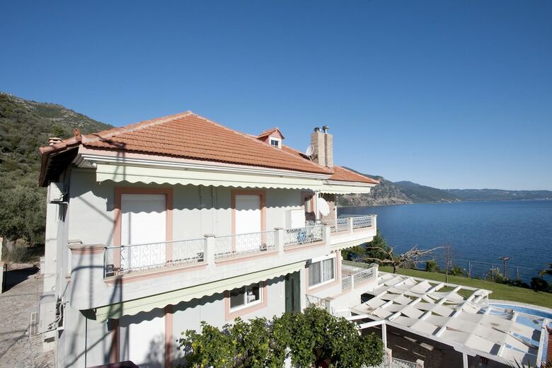 Spacious Villa At Ilia Edipsou