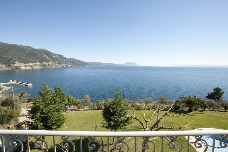 Spacious Villa At Ilia Edipsou