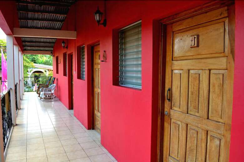 Hostal The Landing Hotel