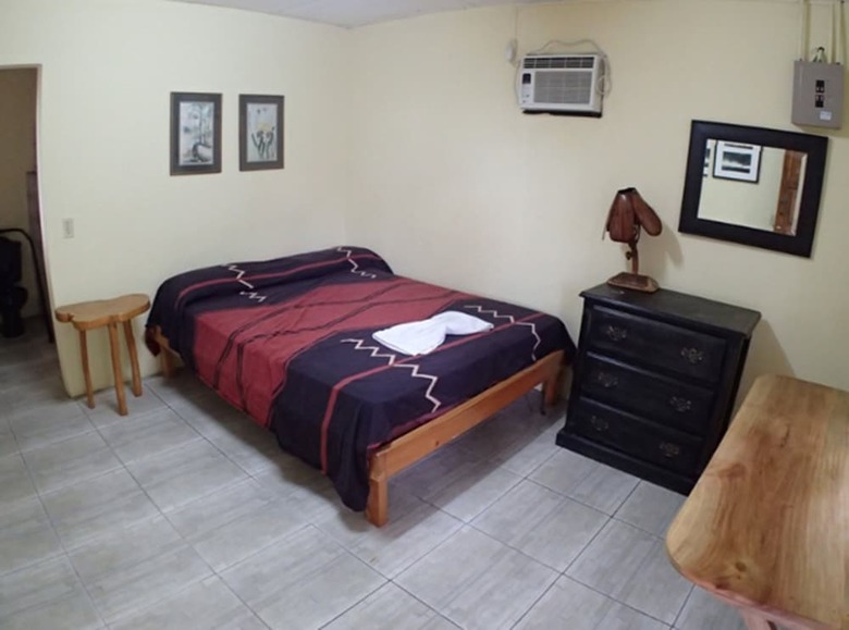 Hostal The Landing Hotel