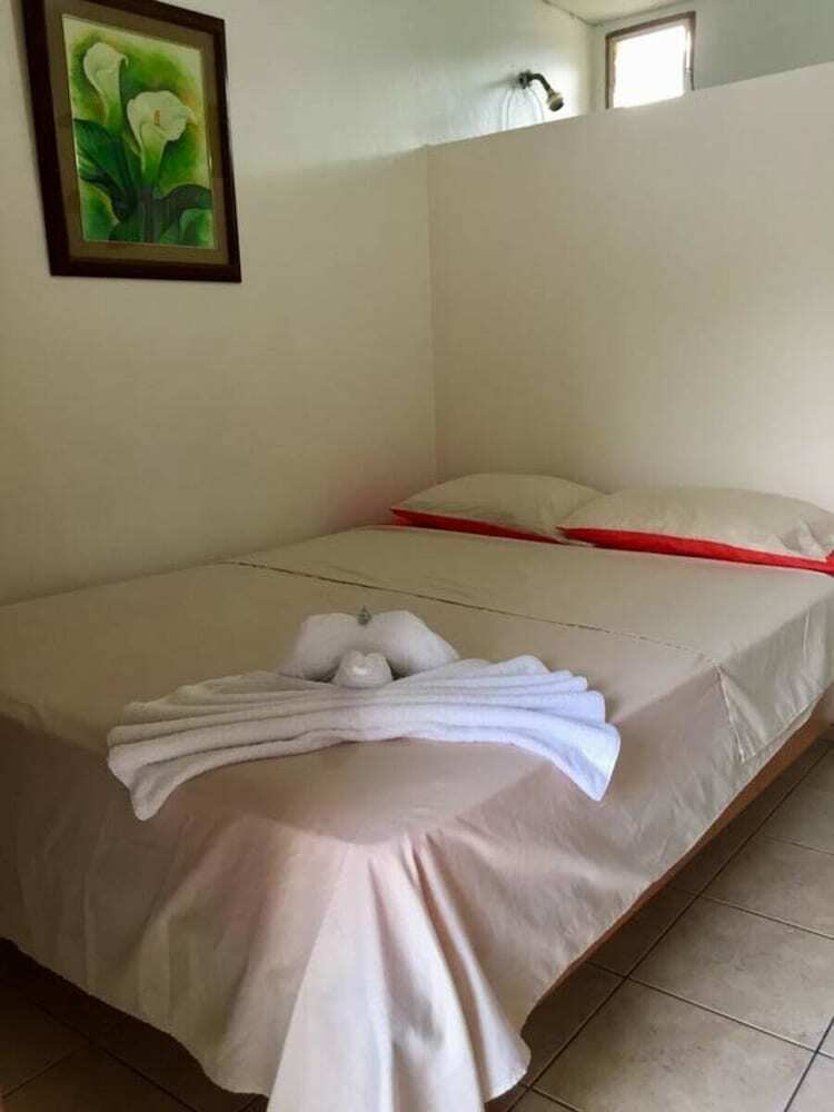 Hostal The Landing Hotel