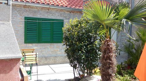 Eleonora Apartments