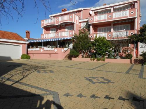Hostal Villa Apolonija