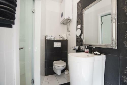 Hostal Adriaticum Luxury Accommodation