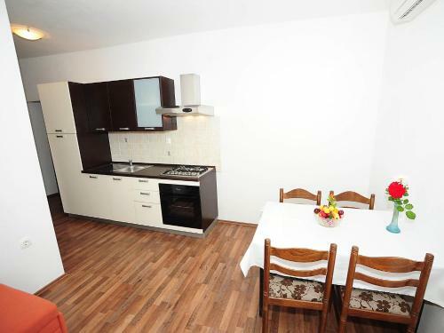 Apartments Klelija
