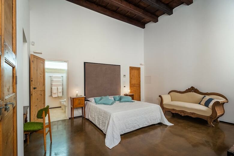 Bed & Breakfast Person�