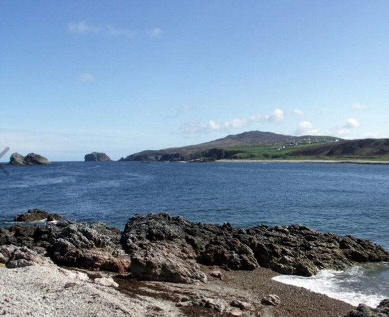 3-bed House In Clonmany With Panoramic Hillside Se