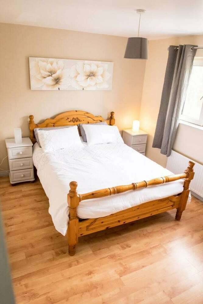 3-bed House In Clonmany With Panoramic Hillside Se