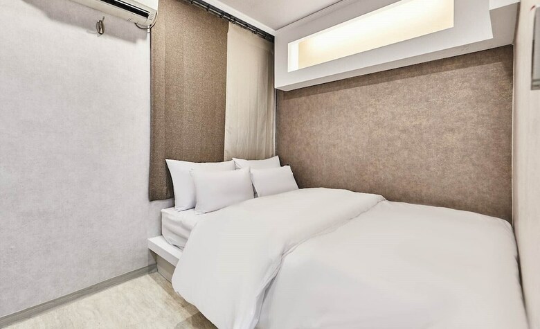 30 Month Hotel