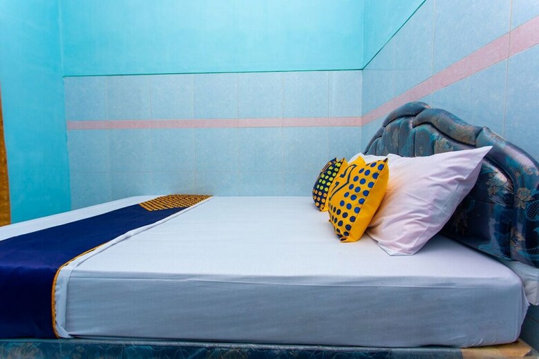 Spot On 2871 Hotel Budi