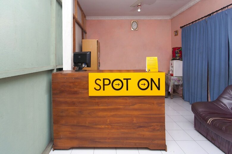Hostal Spot On 2830 Azka Guest House Syariah