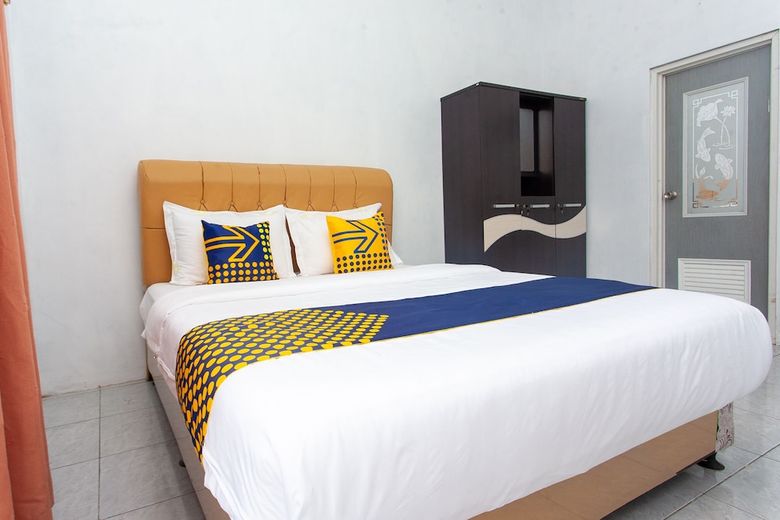 Hostal Spot On 2830 Azka Guest House Syariah