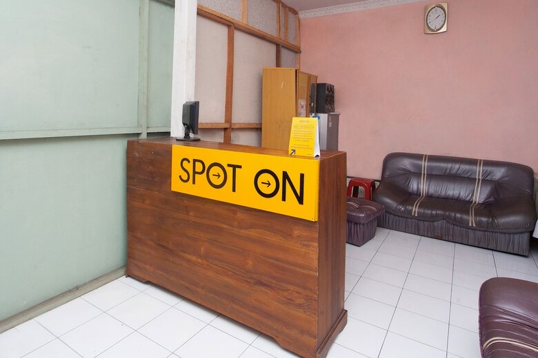 Hostal Spot On 2830 Azka Guest House Syariah