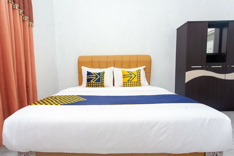 Hostal Spot On 2830 Azka Guest House Syariah