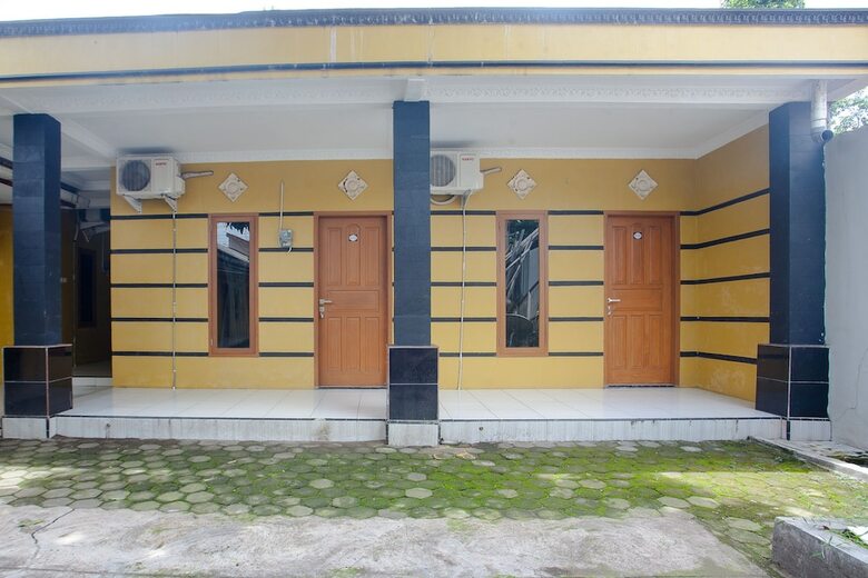 Hostal Spot On 2830 Azka Guest House Syariah