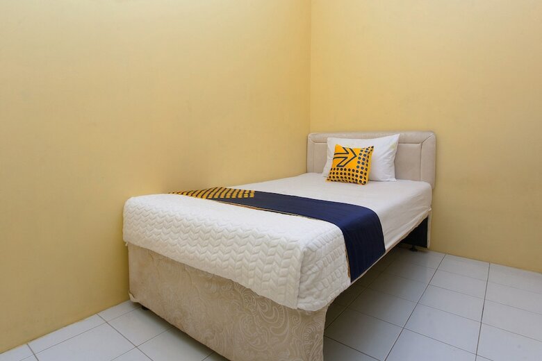 Hostal Spot On 2830 Azka Guest House Syariah
