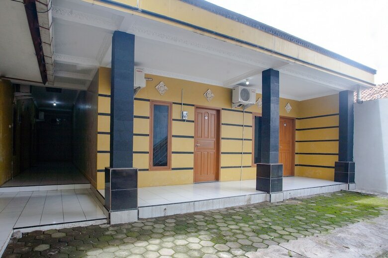 Hostal Spot On 2830 Azka Guest House Syariah