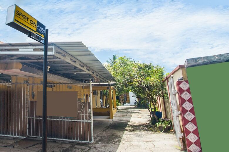 Hostal Spot On 2830 Azka Guest House Syariah