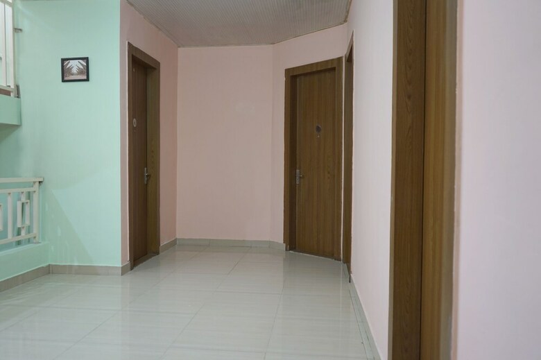Hotel Almira Homestay