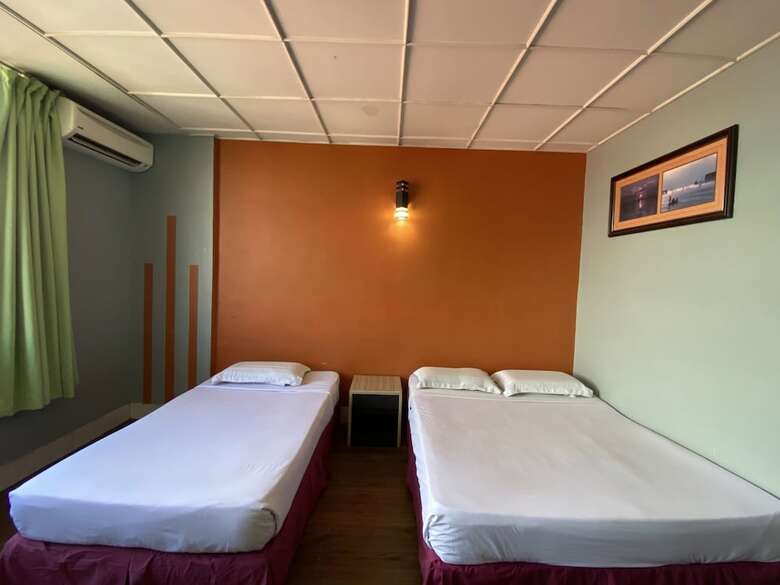 Oyo 89997 Kurnia Hotel