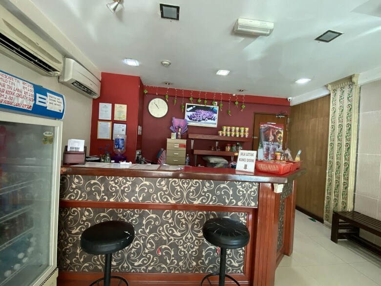 Oyo 89997 Kurnia Hotel