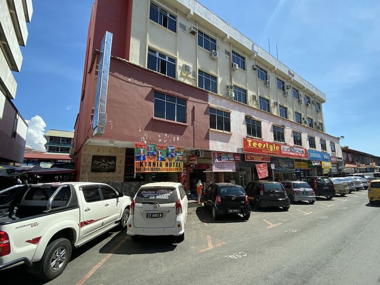 Oyo 89997 Kurnia Hotel